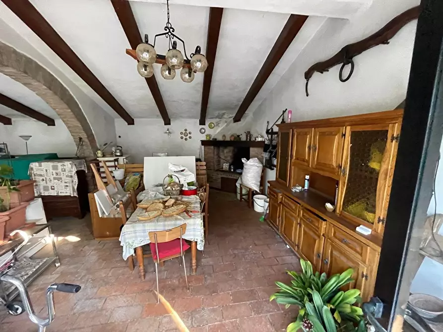 Immagine 83 di Casa colonica in vendita  a Siena