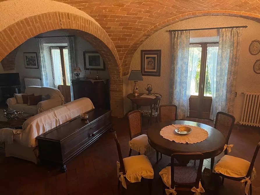 Immagine 30 di Casa colonica in vendita  a Siena