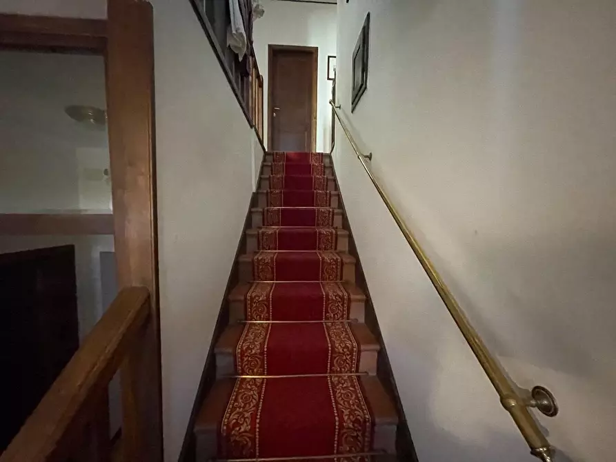 Immagine 34 di Casa colonica in vendita  a Siena
