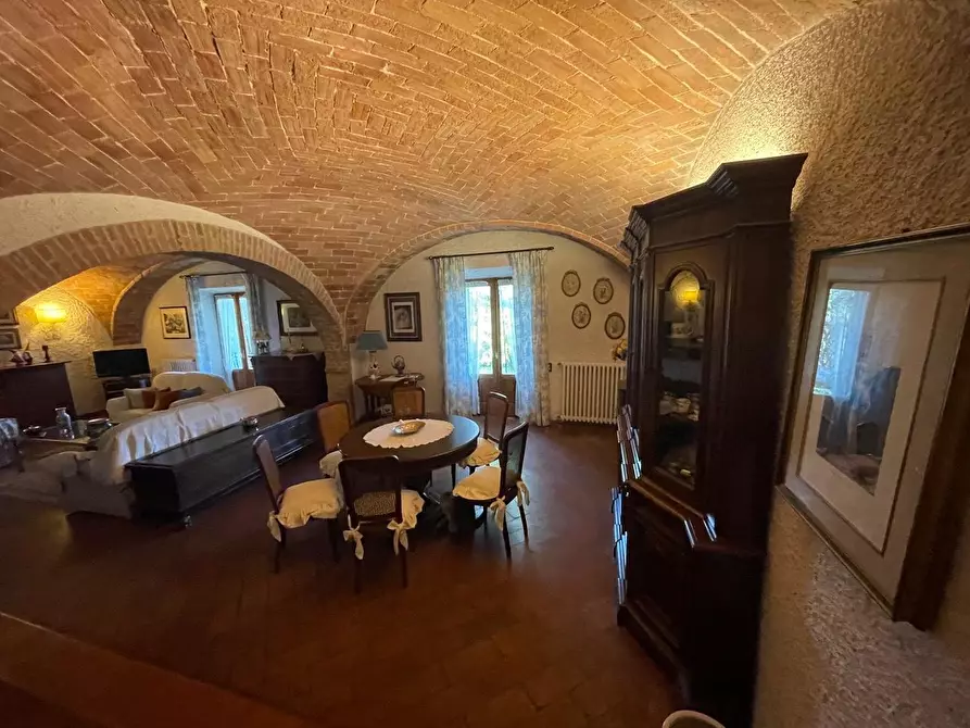 Immagine 14 di Casa colonica in vendita  a Siena