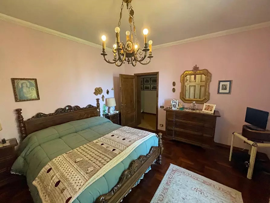 Immagine 58 di Casa colonica in vendita  a Siena