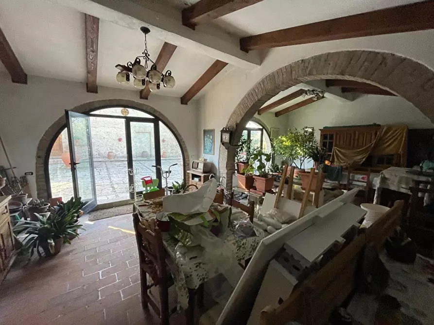 Immagine 87 di Casa colonica in vendita  a Siena