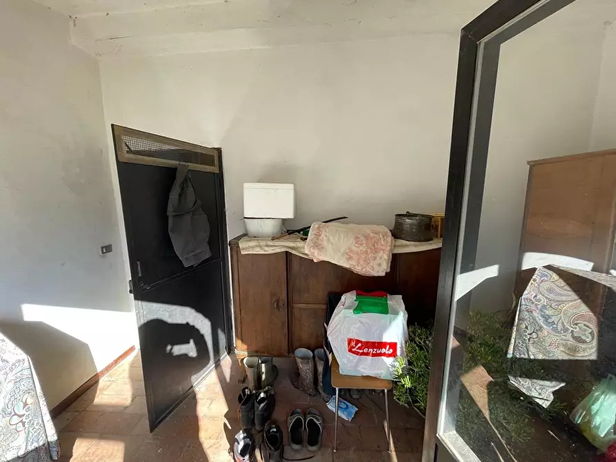 Immagine 80 di Casa colonica in vendita  a Siena