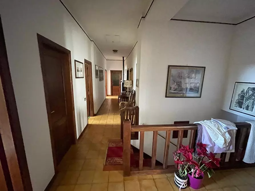 Immagine 43 di Casa colonica in vendita  a Siena