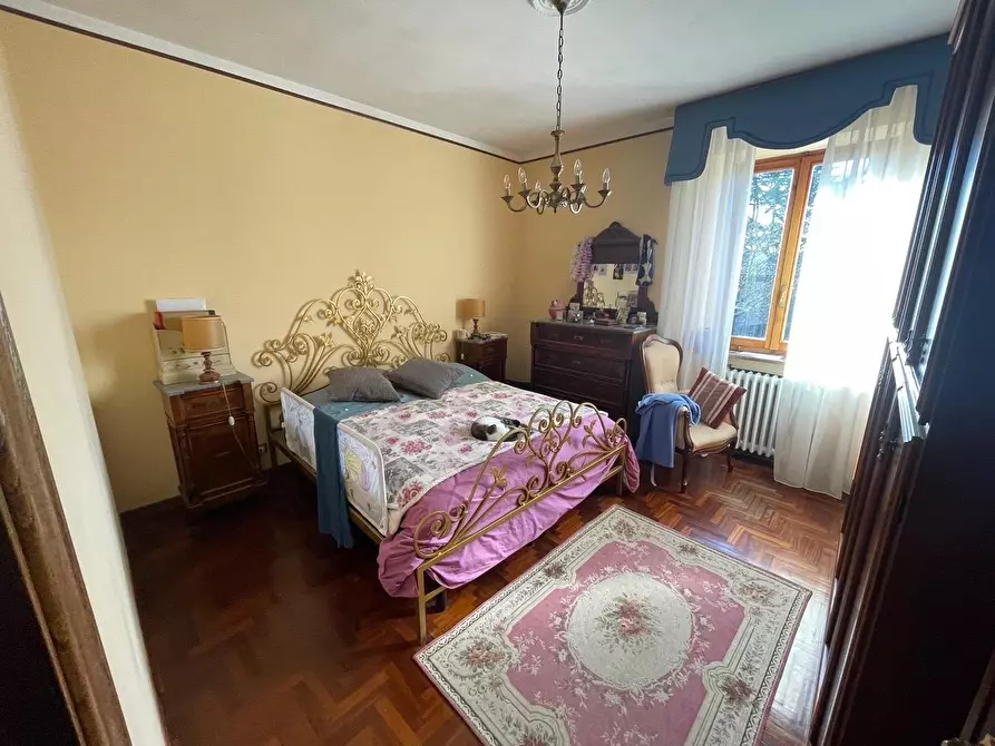Immagine 61 di Casa colonica in vendita  a Siena