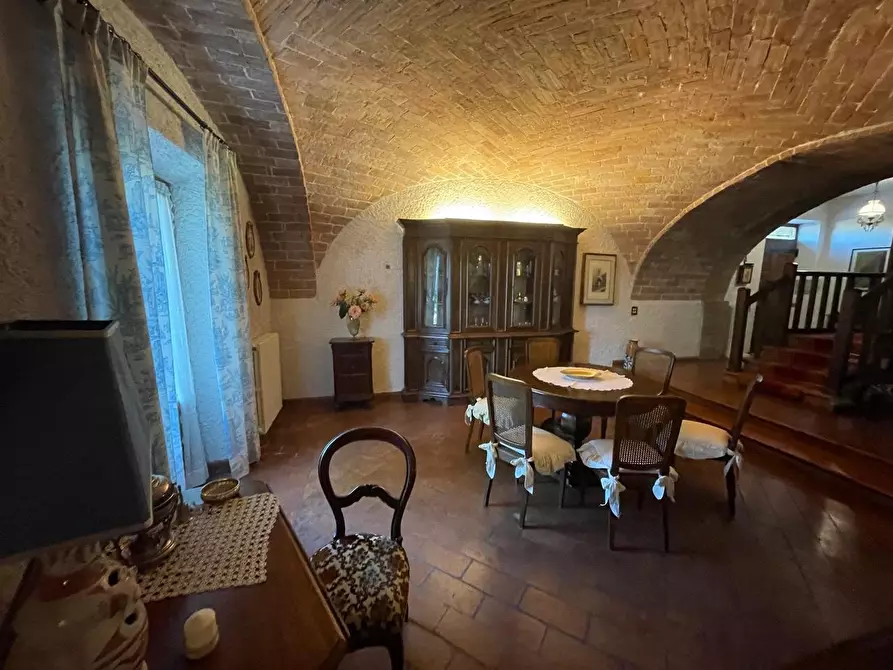 Immagine 3 di Casa colonica in vendita  a Siena