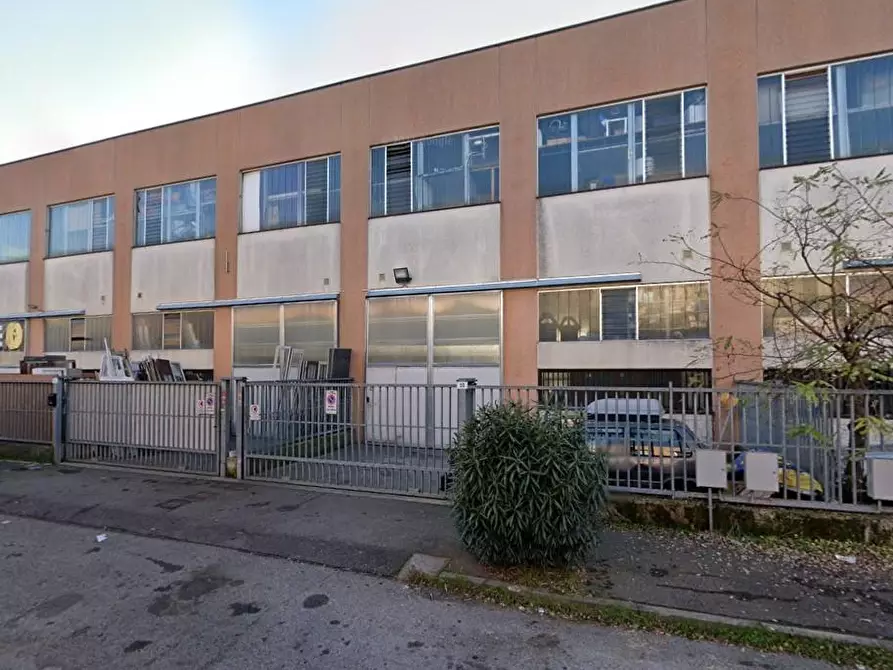 Immagine 1 di Laboratorio in vendita  a Pieve Emanuele