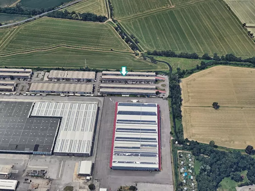 Immagine 2 di Laboratorio in vendita  a Pieve Emanuele