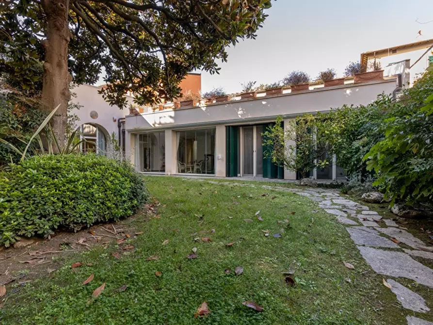 Immagine 1 di Mansarda in vendita  a Pisa