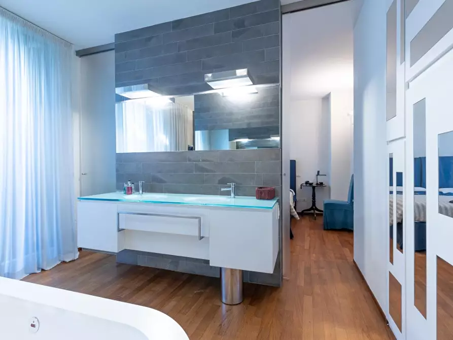 Immagine 19 di Mansarda in vendita  a Pisa