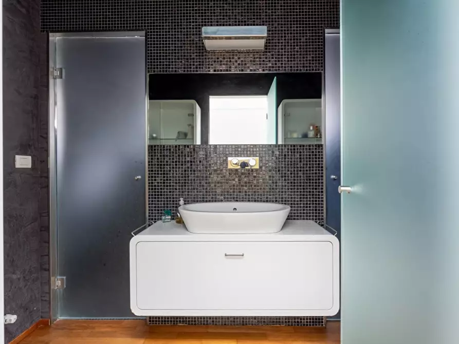 Immagine 20 di Mansarda in vendita  a Pisa