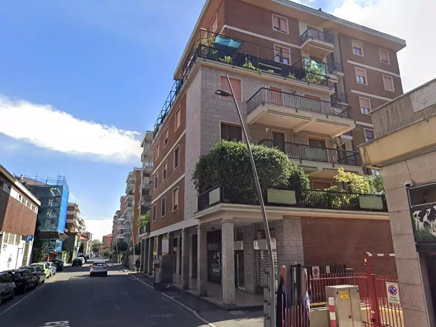 Immagine 1 di Negozio in vendita  a Bresso