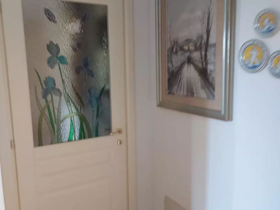 Immagine 37 di Villa in vendita  a Massa