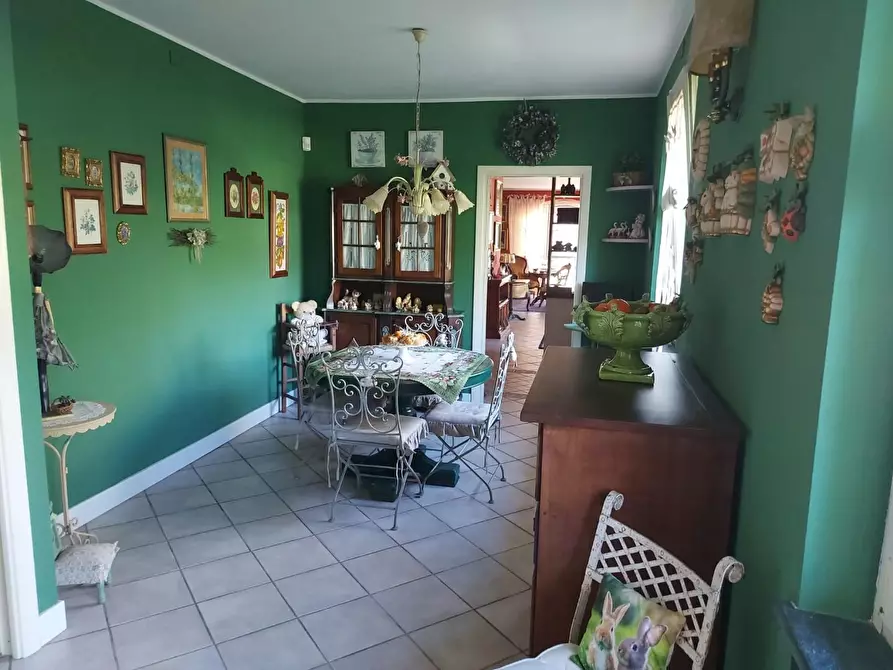 Immagine 28 di Villa in vendita  a Massa