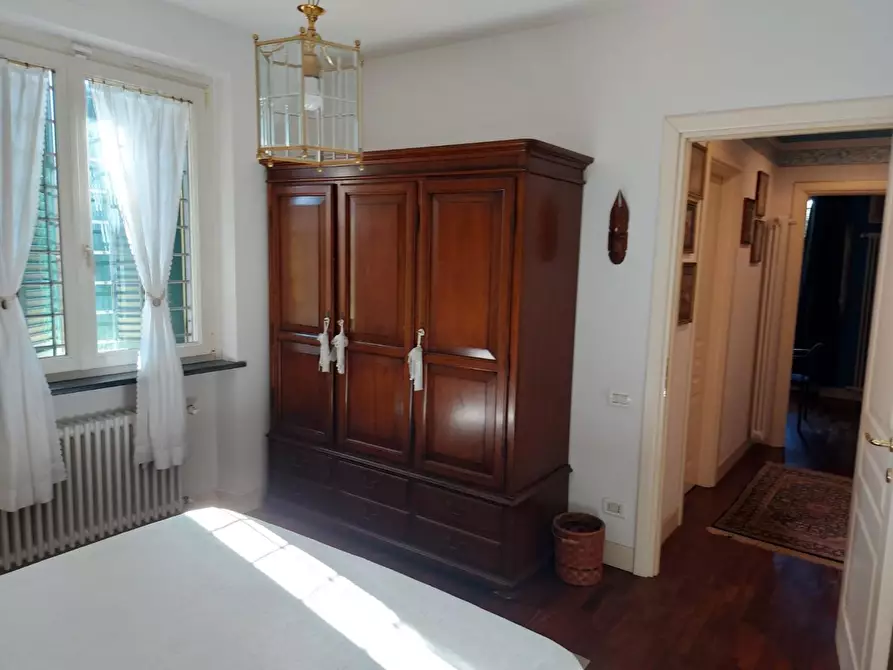 Immagine 23 di Villa in vendita  a Massa