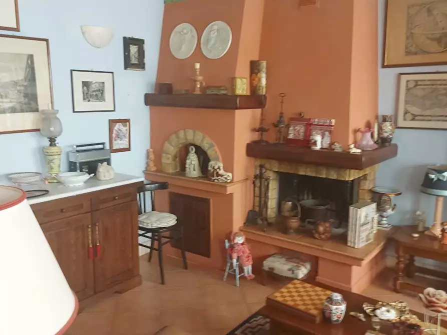 Immagine 11 di Villa in vendita  a Massa