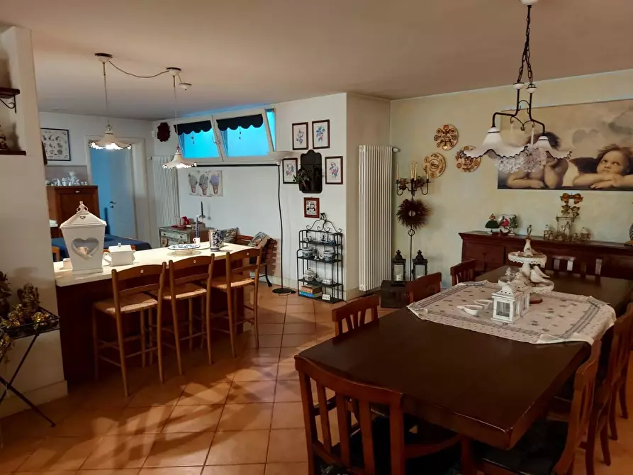 Immagine 42 di Villa in vendita  a Massa