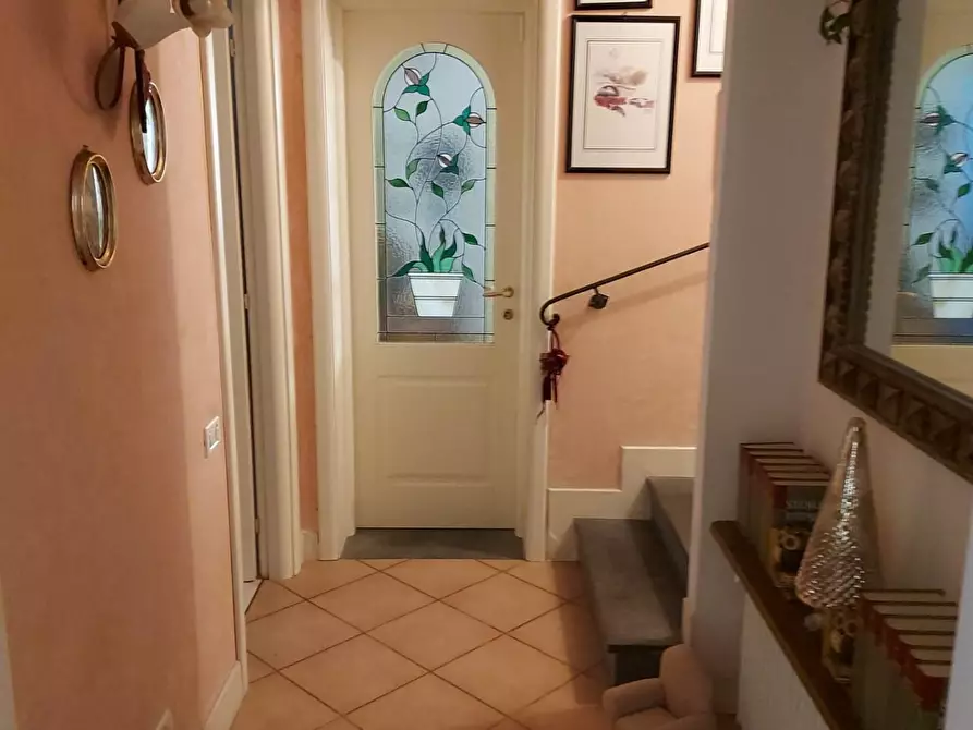 Immagine 47 di Villa in vendita  a Massa