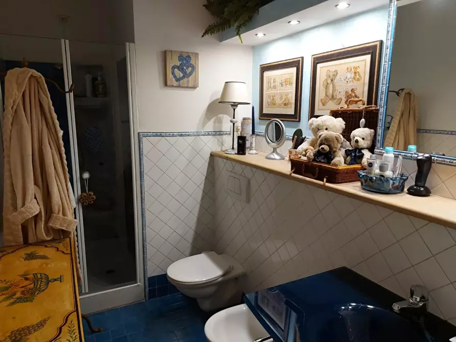 Immagine 35 di Villa in vendita  a Massa