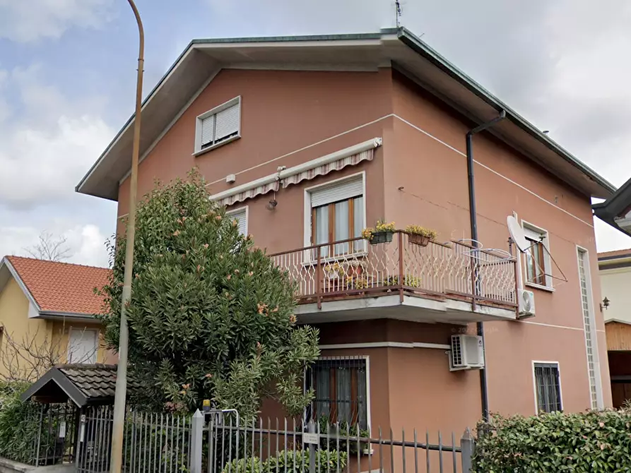 Immagine 5 di Appartamento in vendita  a Desio