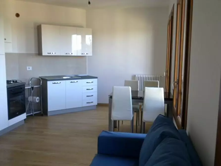 Immagine 4 di Appartamento in vendita  a Siena