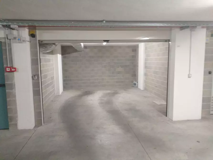 Immagine 18 di Appartamento in vendita  a Siena