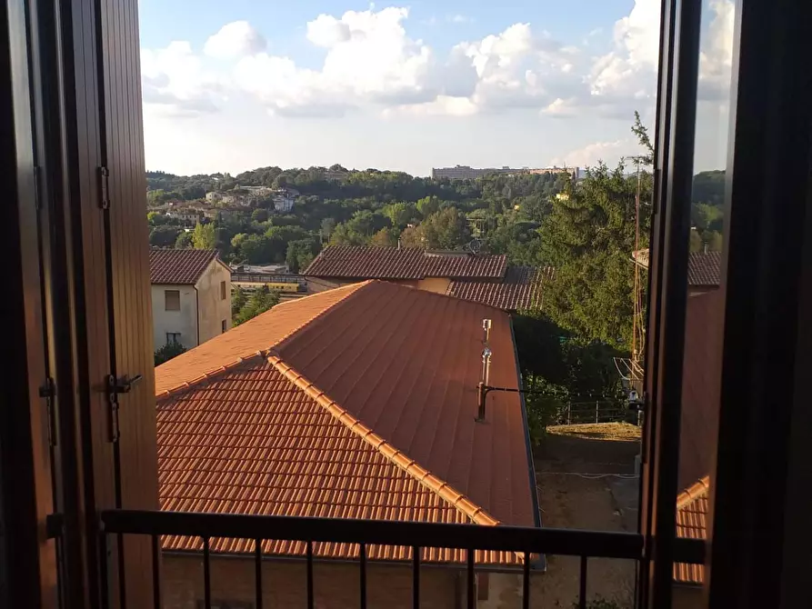 Immagine 14 di Appartamento in vendita  a Siena