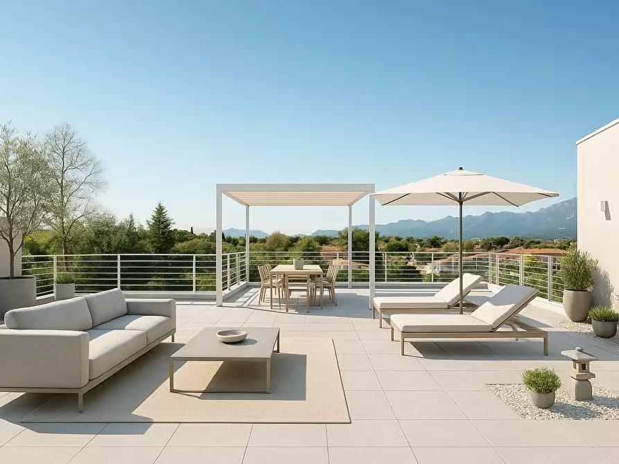 Immagine 1 di Mansarda in vendita  a Camaiore