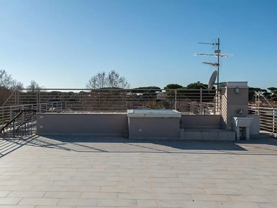 Immagine 21 di Mansarda in vendita  a Camaiore