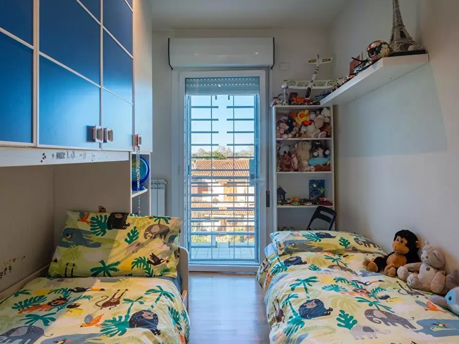 Immagine 9 di Mansarda in vendita  a Camaiore