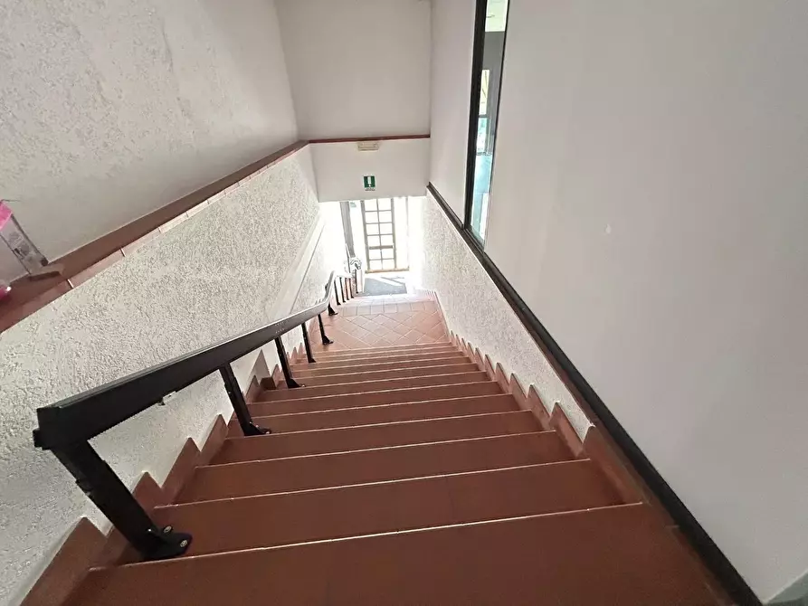 Immagine 11 di Attività artigianale in affitto  a Pontedera