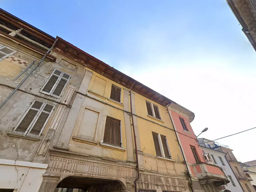 Immagine 4 di Palazzo in vendita  a Godiasco