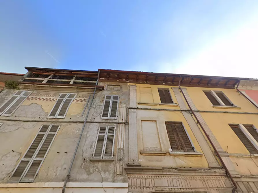 Immagine 14 di Palazzo in vendita  a Godiasco