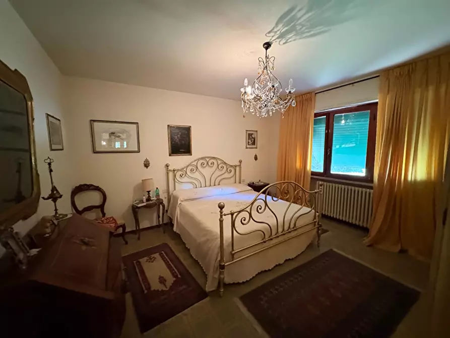 Immagine 12 di Villa in vendita  a Lucca