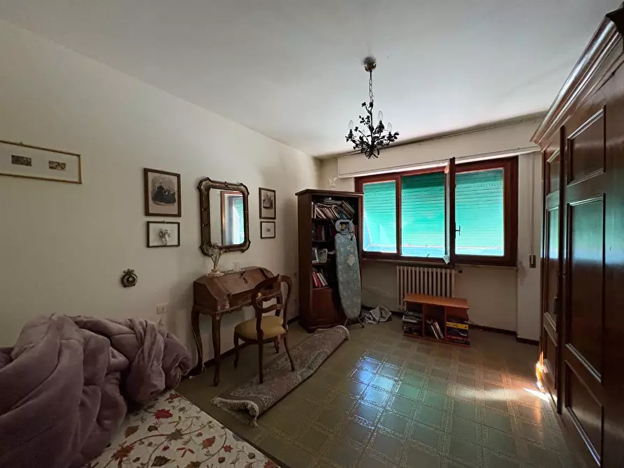 Immagine 10 di Villa in vendita  a Lucca