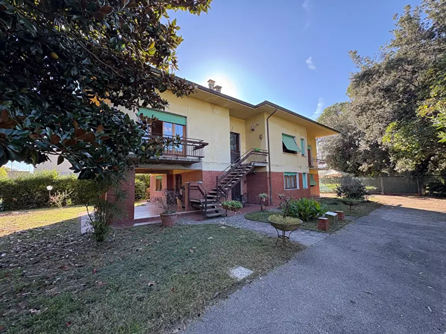 casa indipendente in vendita a Lucca in zona Monte San Quirico