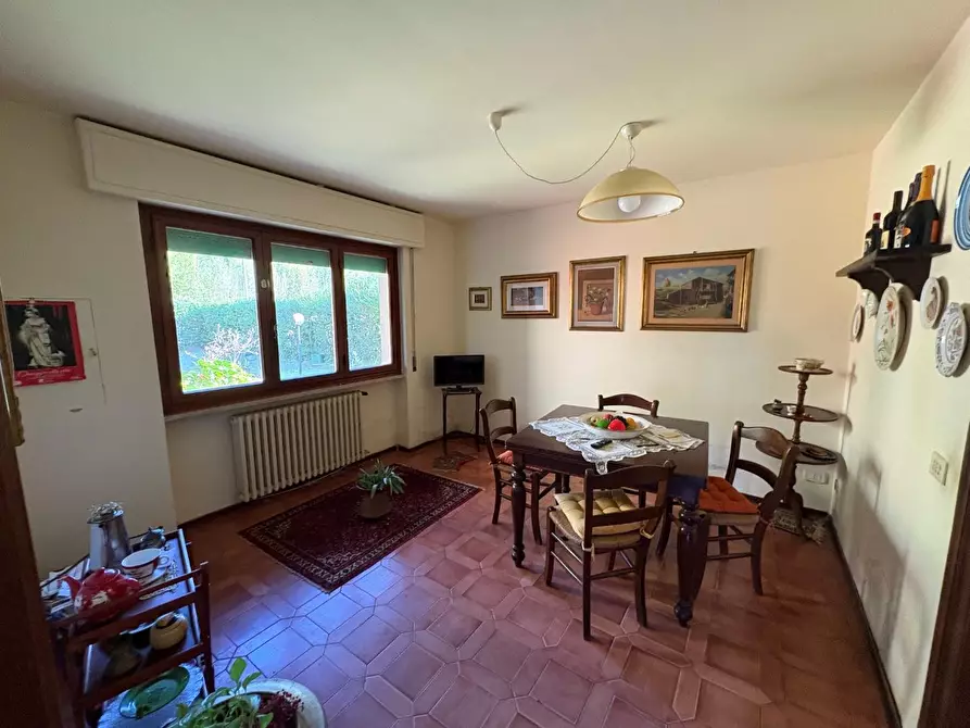 Immagine 18 di Villa in vendita  a Lucca