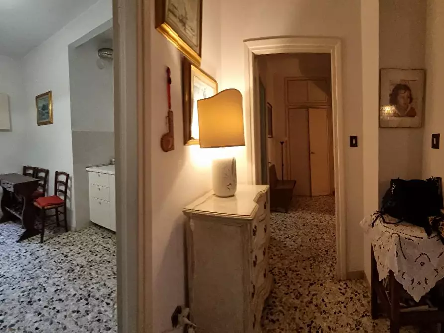 Immagine 7 di Appartamento in vendita  a Livorno