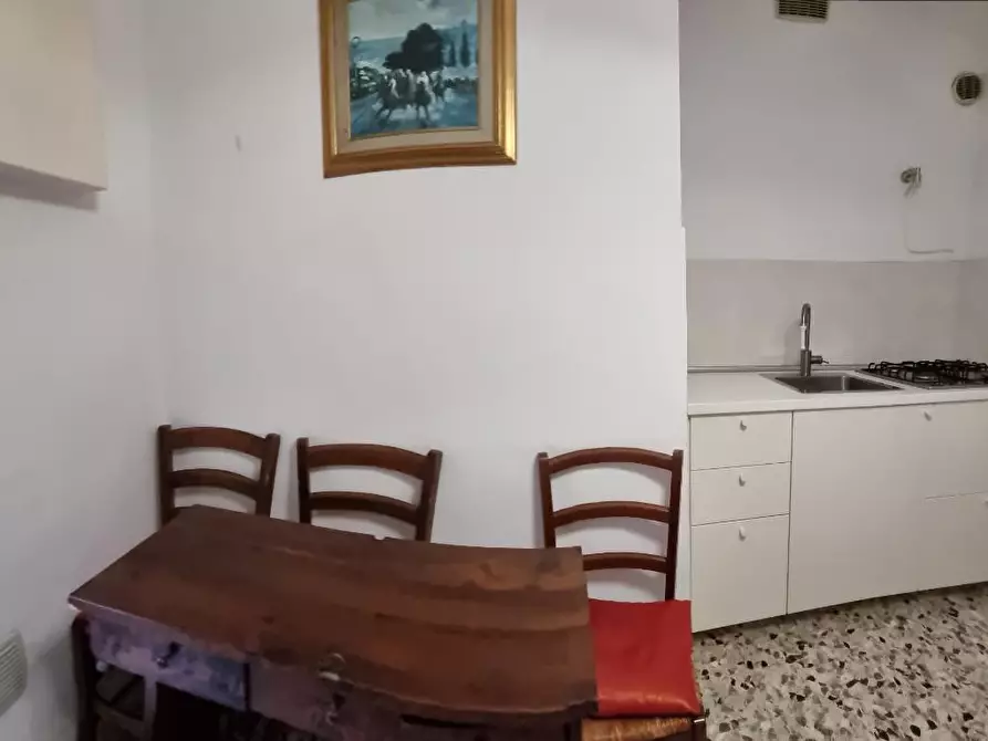 Immagine 6 di Appartamento in vendita  a Livorno