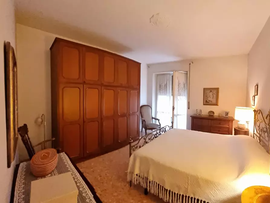 Immagine 19 di Appartamento in vendita  a Livorno