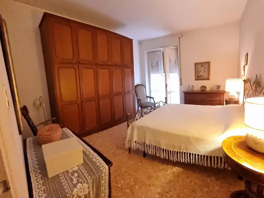 Immagine 21 di Appartamento in vendita  a Livorno