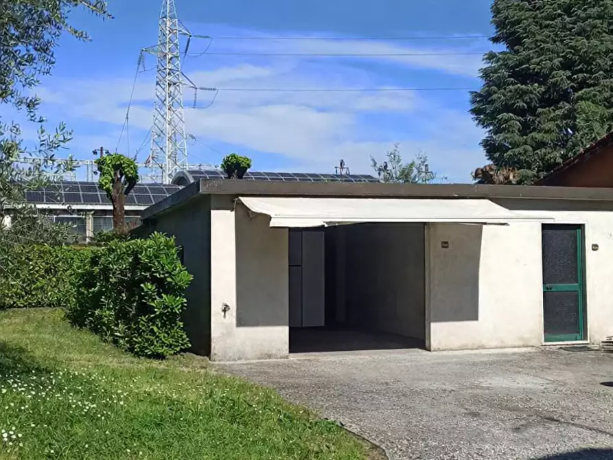 Immagine 7 di Villa in affitto  a Lucca