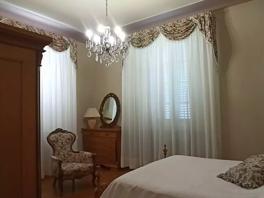 Immagine 26 di Villa in affitto  a Lucca