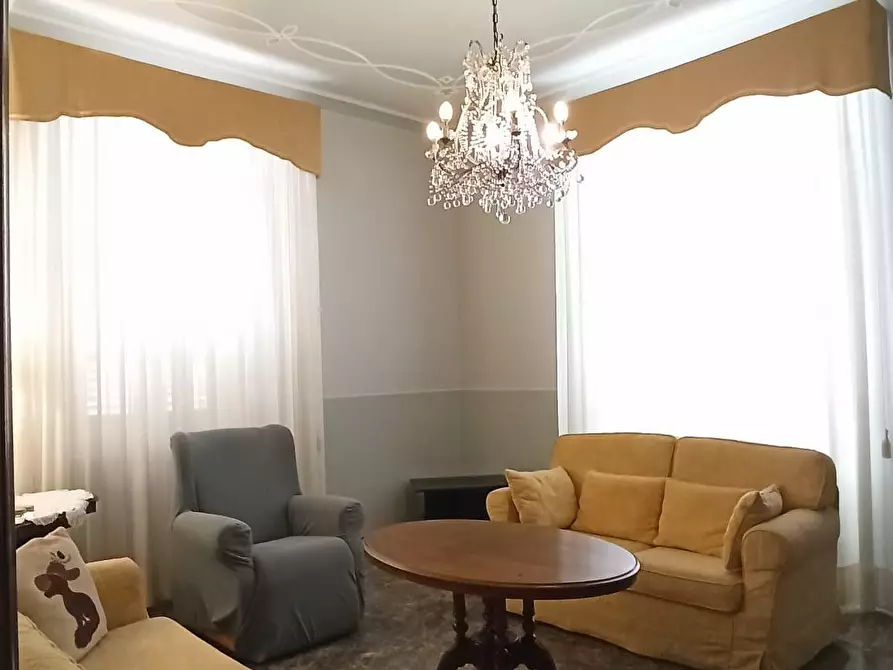 Immagine 13 di Villa in affitto  a Lucca