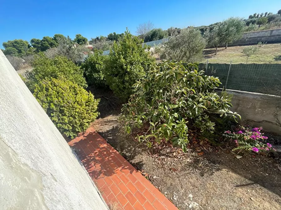 Immagine 9 di Villa in vendita  a Leporano