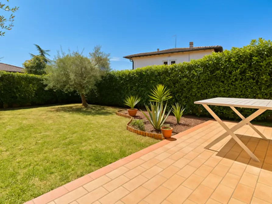 Immagine 19 di Villetta a schiera in vendita  a Sinalunga