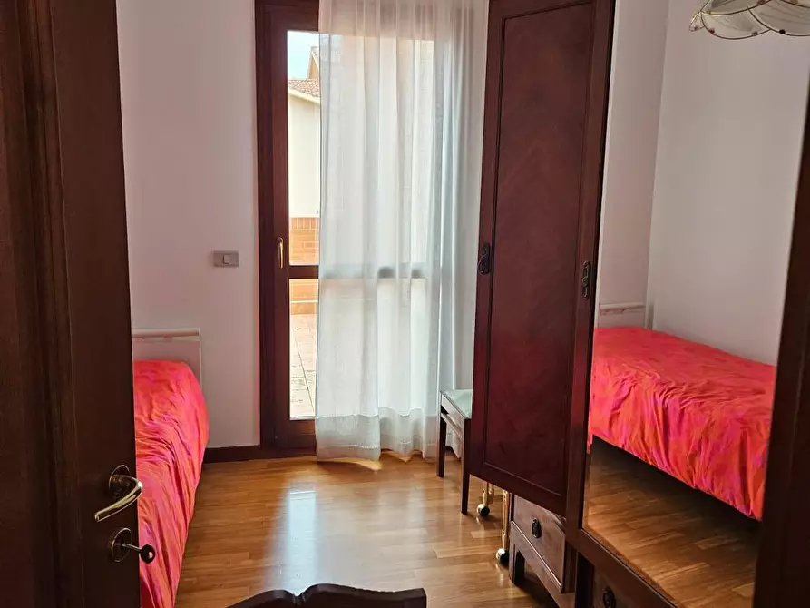 Immagine 11 di Villetta a schiera in affitto  a Cascina