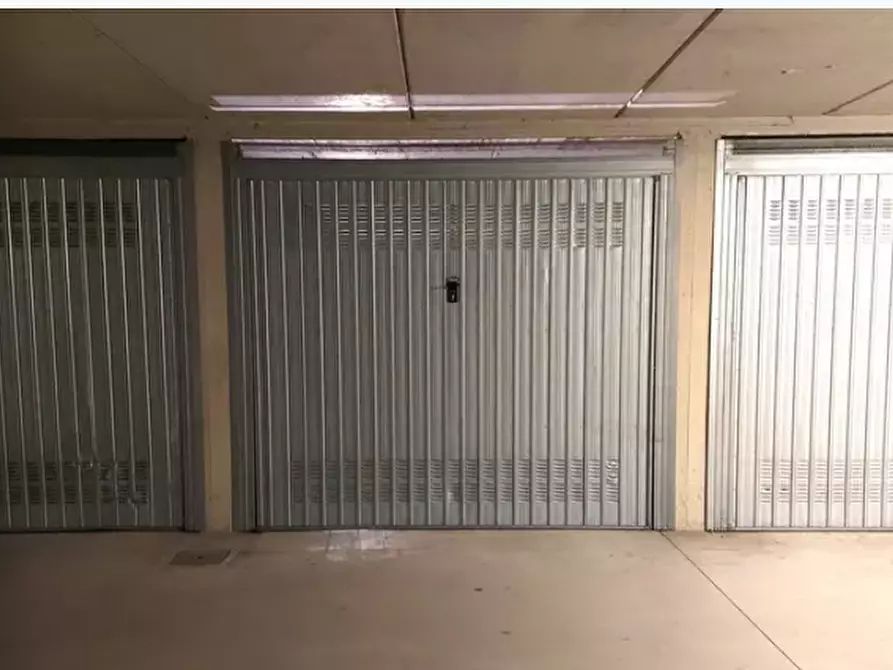 Immagine 1 di Garage in vendita  a Pozzo D'adda
