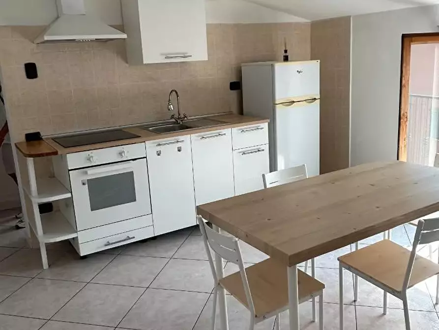 Immagine 5 di Appartamento in affitto  a Sarzana