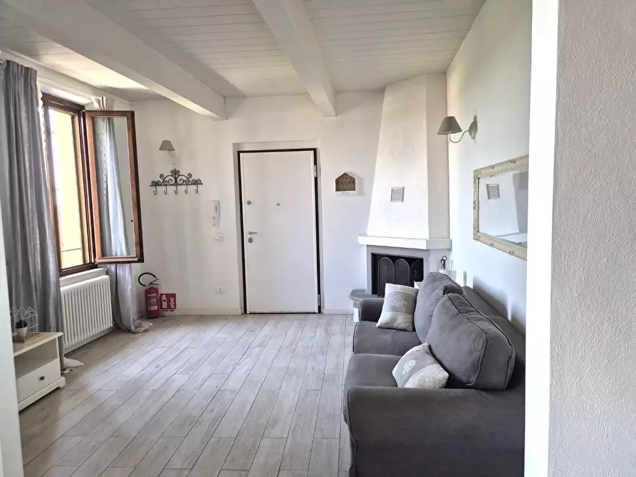 Immagine 8 di Appartamento in vendita  a Siena